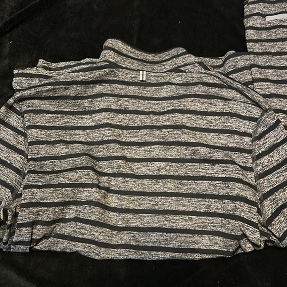 Nike running dry fit long sleeve soft shirt L - Picture 4 of 4